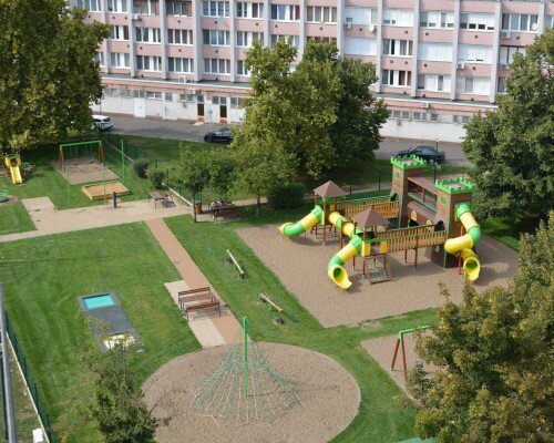 Radnóti u. játszótér